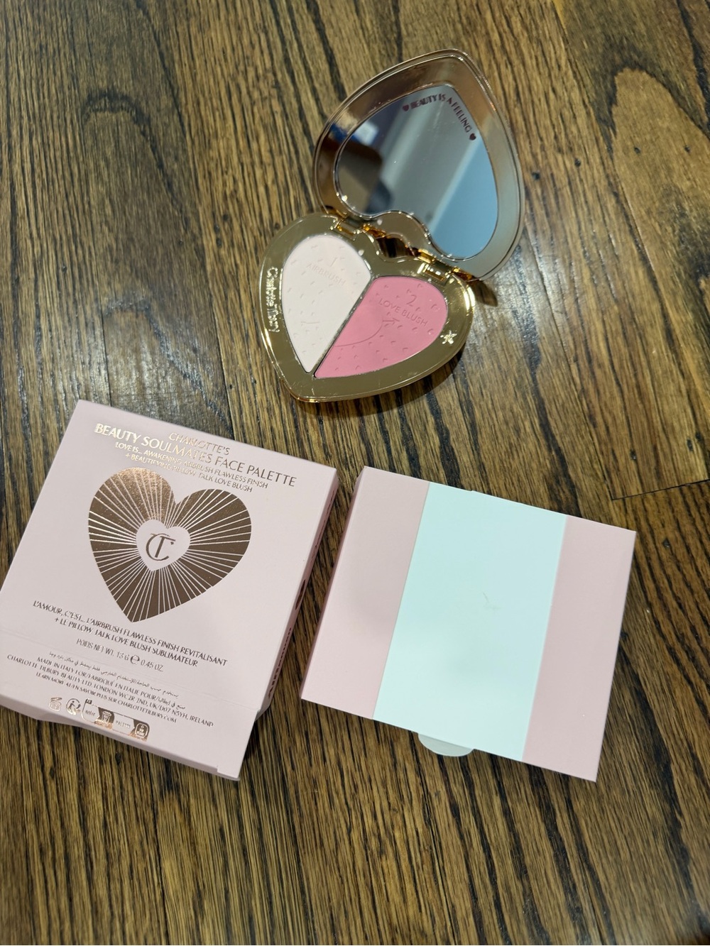 CharlotteTilbury
PILLOW TALK FLAWLESS PINK